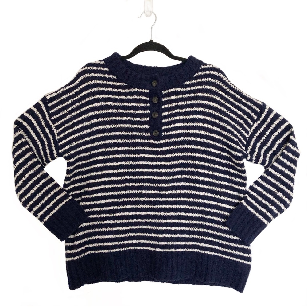 American Eagle Outfitters Jegging Fit Sweater